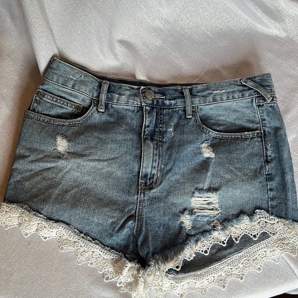 Free People Lace Trimmed Shorts (H)